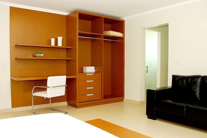 Room 11 of 38