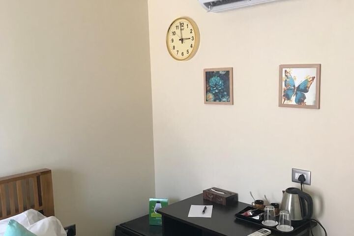 Room 7 of 195