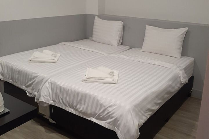 Room 33 of 117