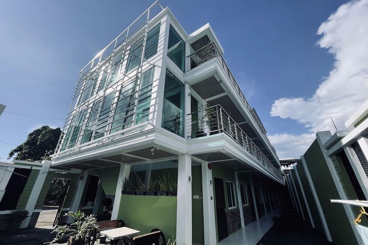 Photo of Delta Star Manor
