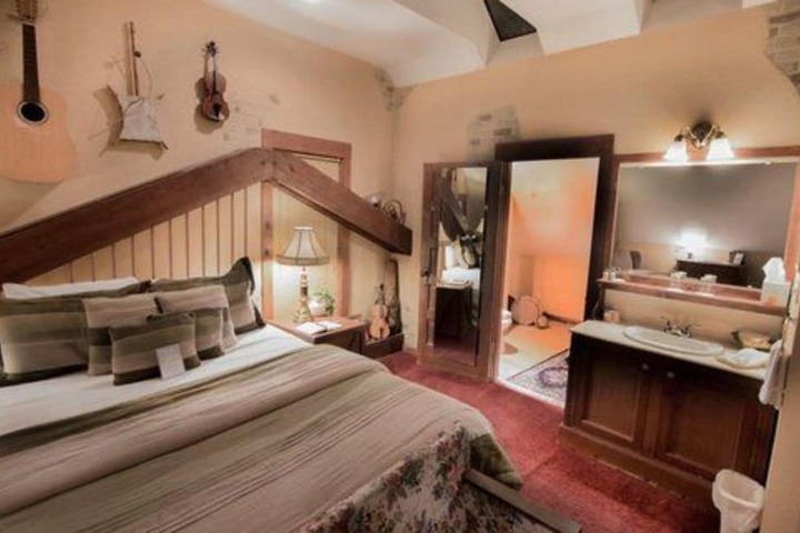 Room 6 of 48