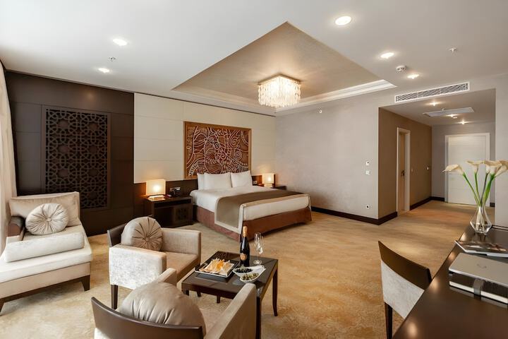 Room 30 of 100