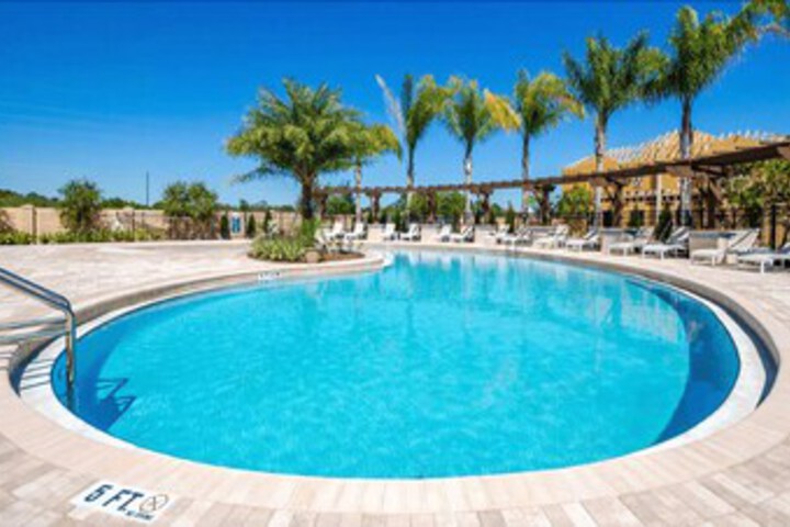 Pool 10 of 30