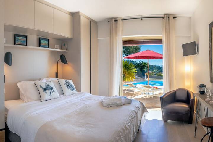 Room 10 of 47