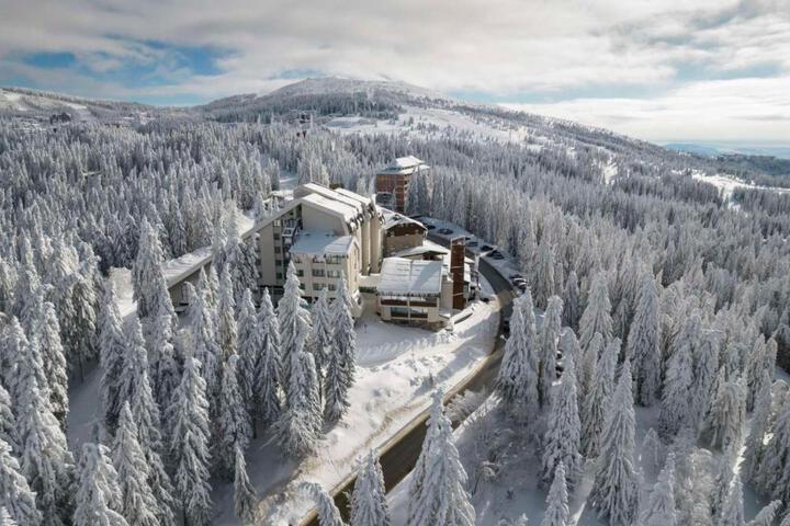 Exterior of Hotel Putnik Kopaonik