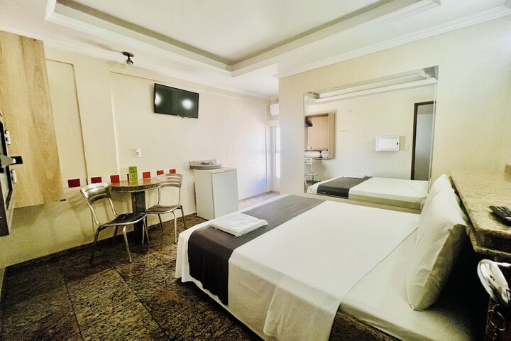 Room 14 of 40