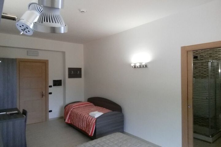 Room 4 of 39