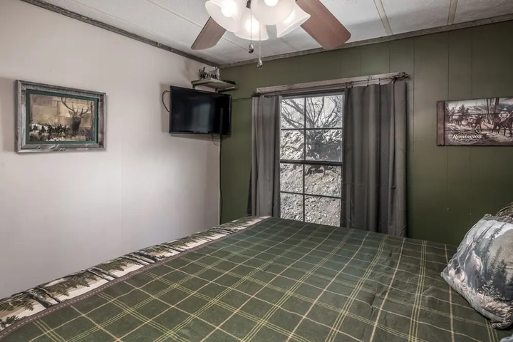 Room 2 of 20