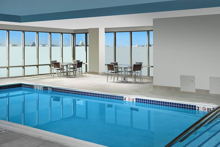 Pool Hotel