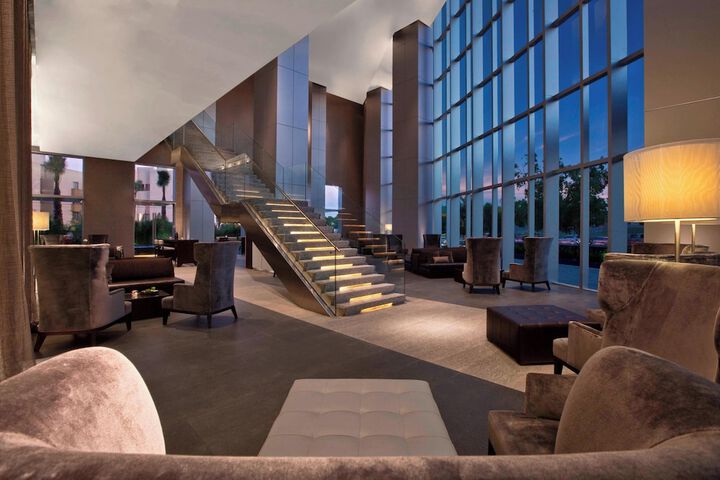 Entrance & Lobby