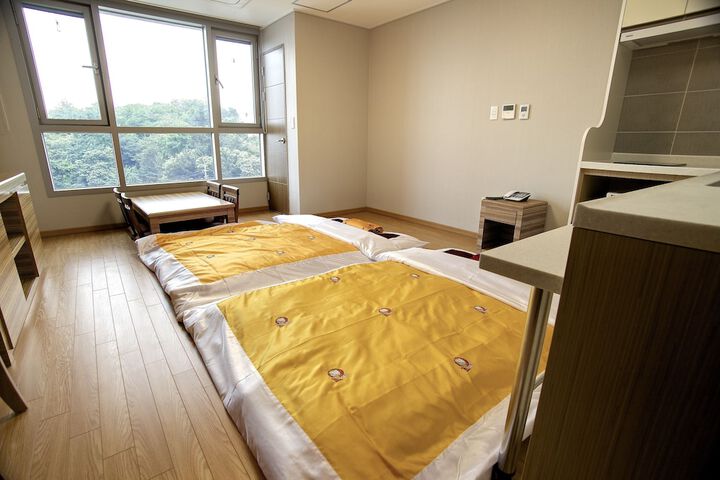 Room 20 of 48
