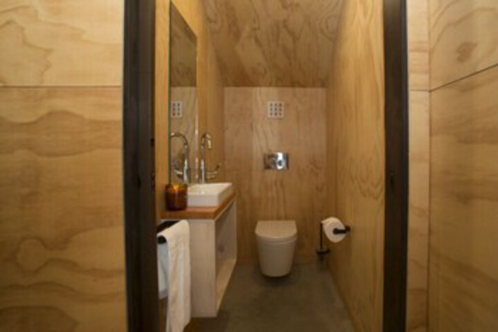 Room 3 of 37