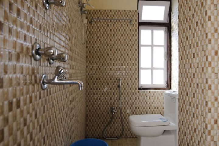 Room 18 of 25