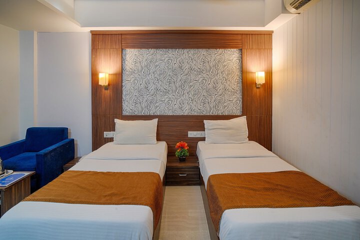 Room 28 of 61