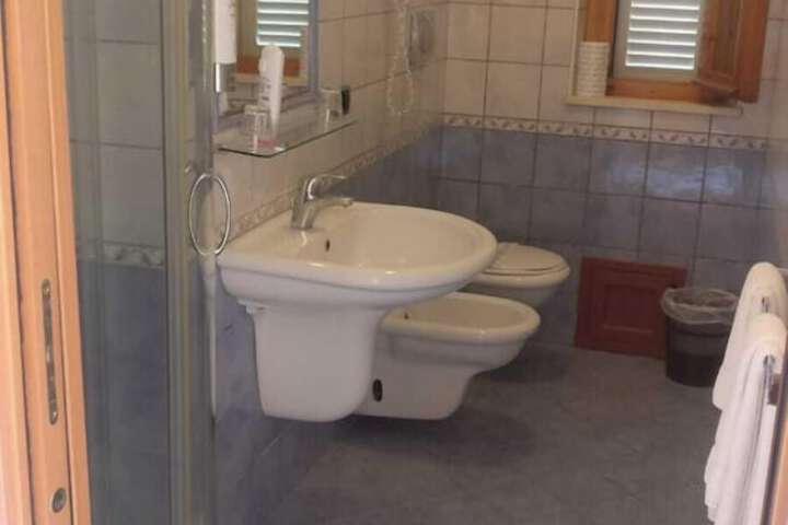 Room 5 of 14