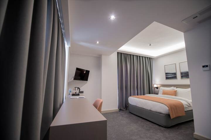 Room 13 of 19