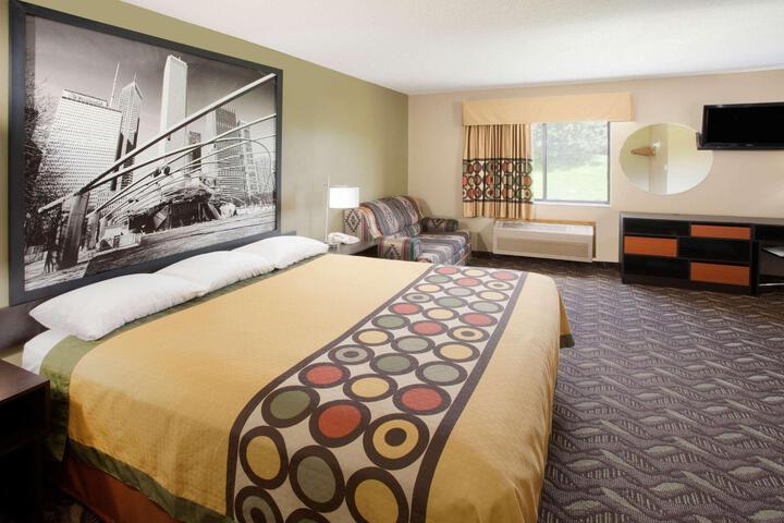 2 Queen Beds (6 of 8)