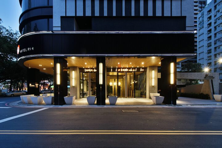 Hotel 53 of 56
