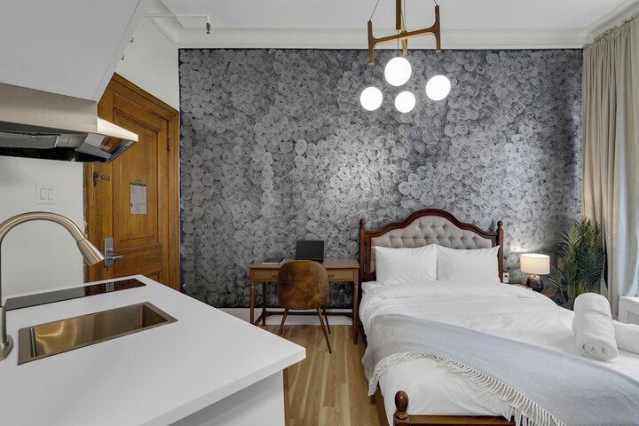 Room 21 of 174