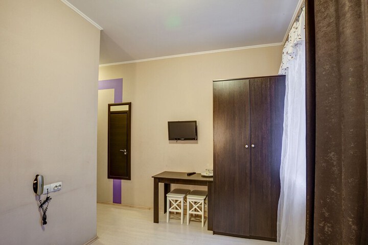 Room 41 of 68