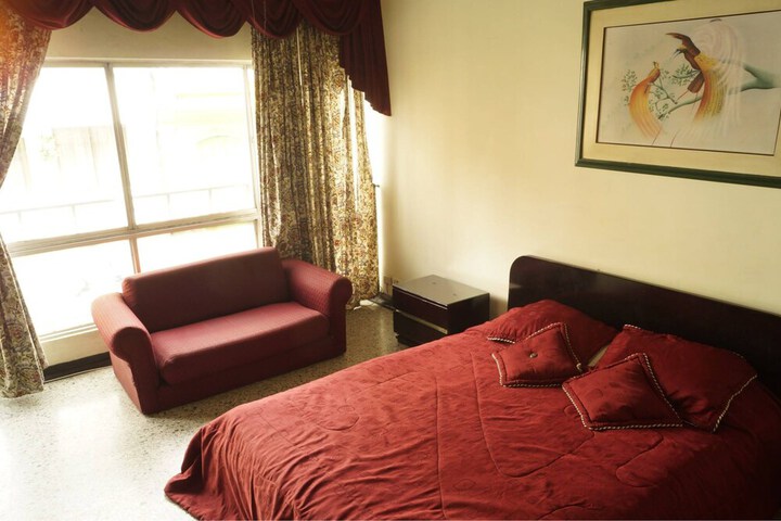 Room 8 of 32