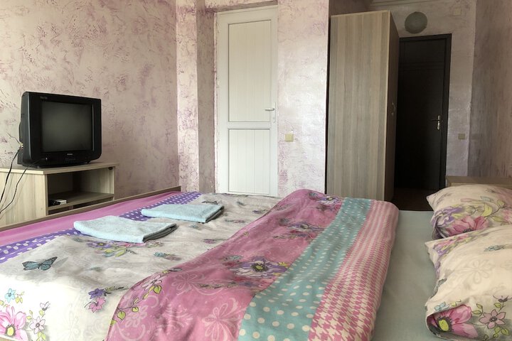 Room 7 of 32