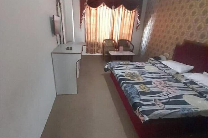 Room 9 of 23