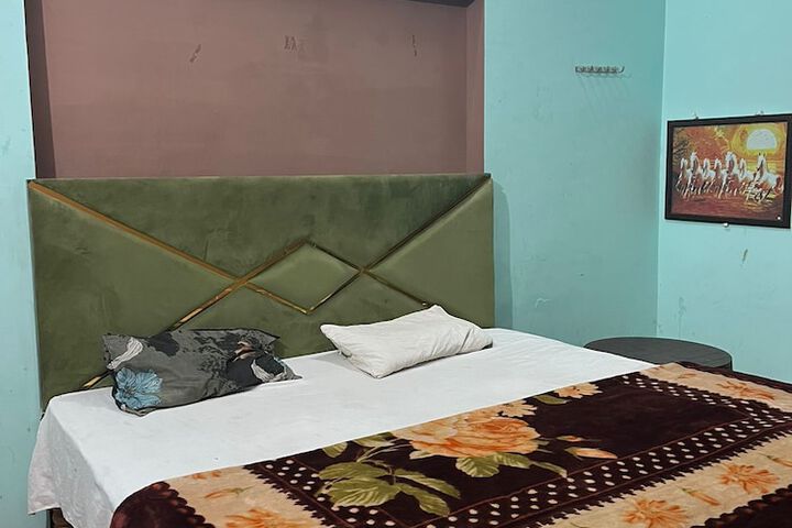 Room 5 of 13