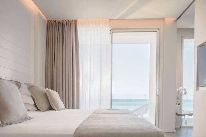 Room 15 of 62