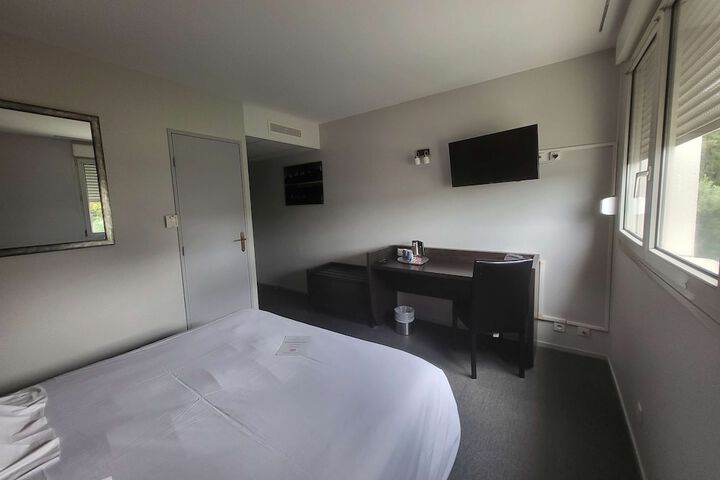 Room 10 of 39