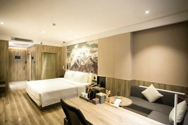 Room 14 of 79