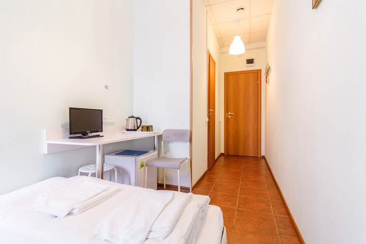 Room 26 of 73