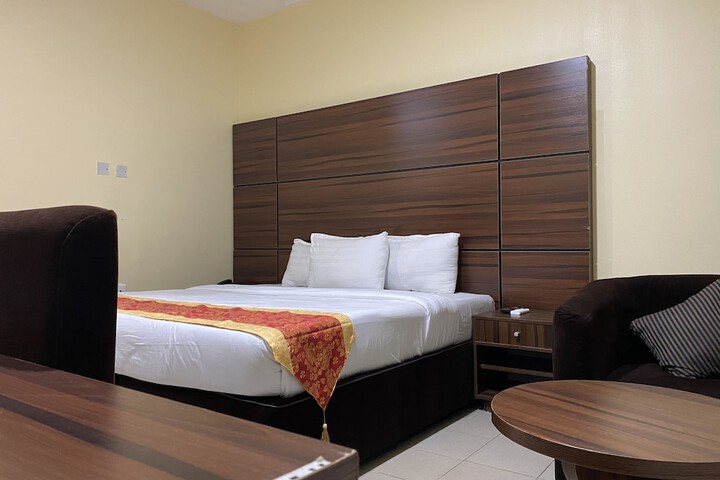 Room 16 of 39
