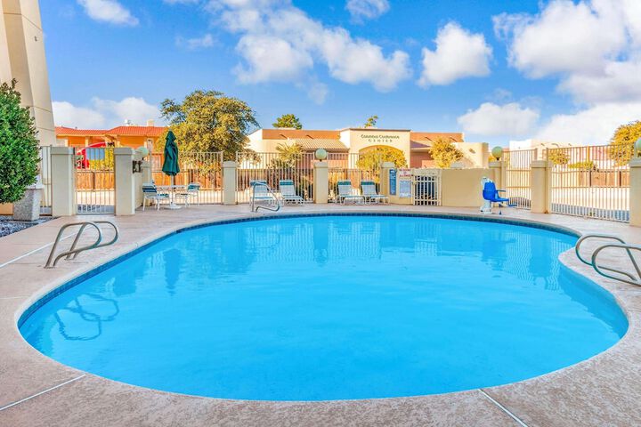 Pools & Facilities