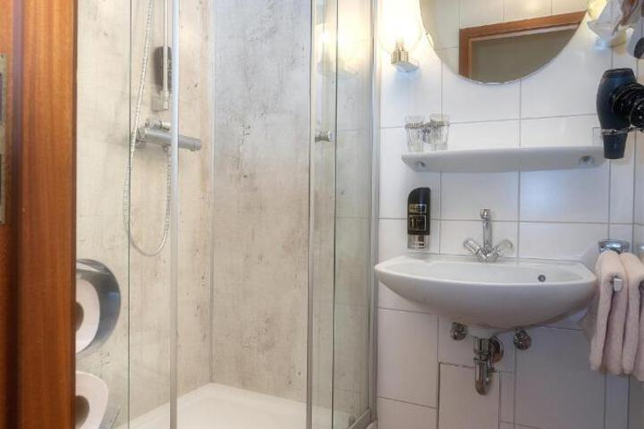 General 17 of 20