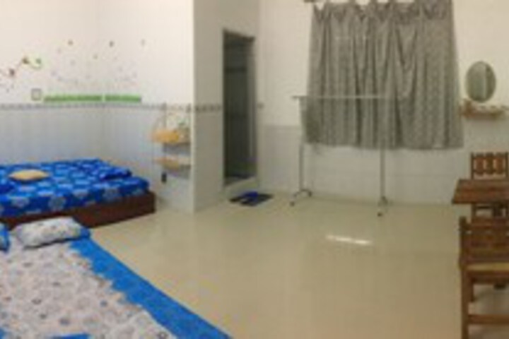 Room 16 of 44