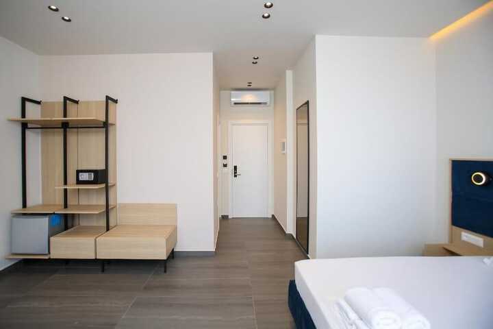 Room 52 of 109