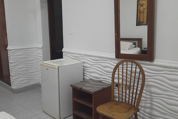 Room 9 of 27