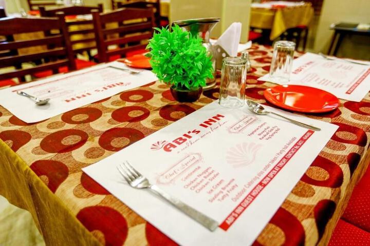 Dining 12 of 21