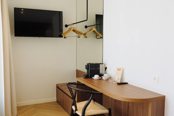Room 3 of 59