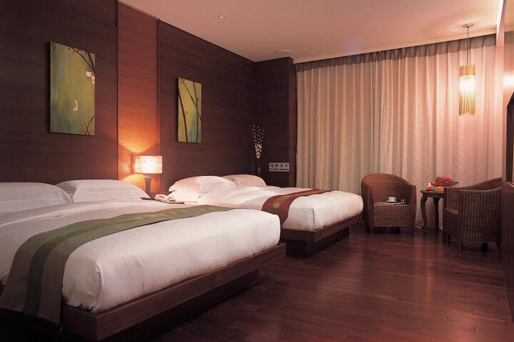 Room 9 of 50