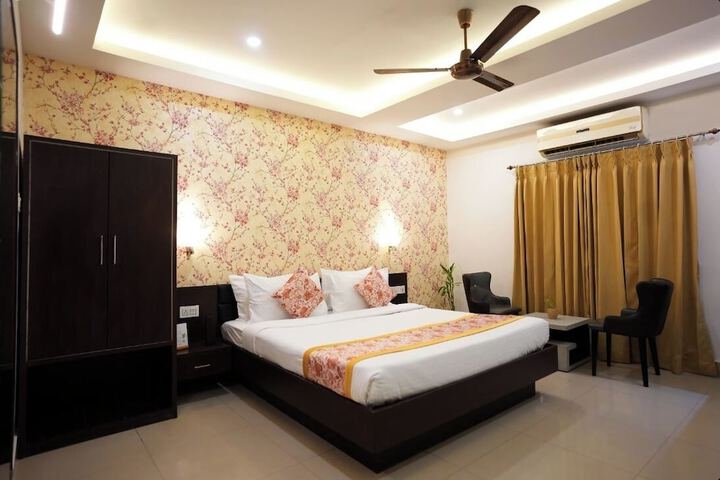 Room 21 of 32