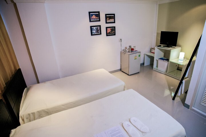Room 17 of 65