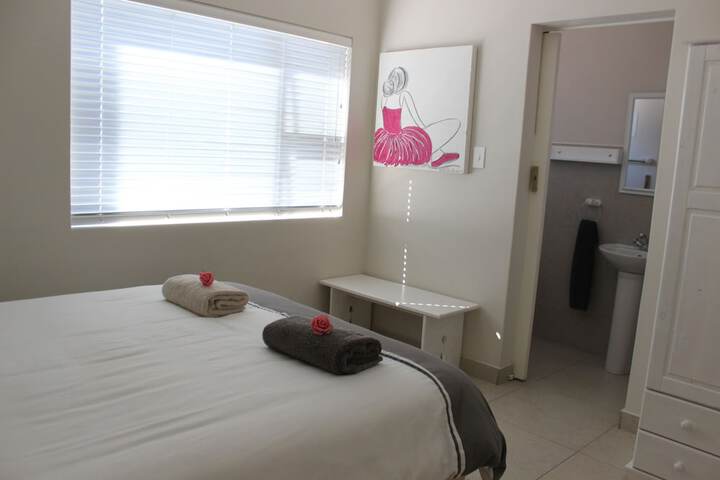 Room 9 of 35