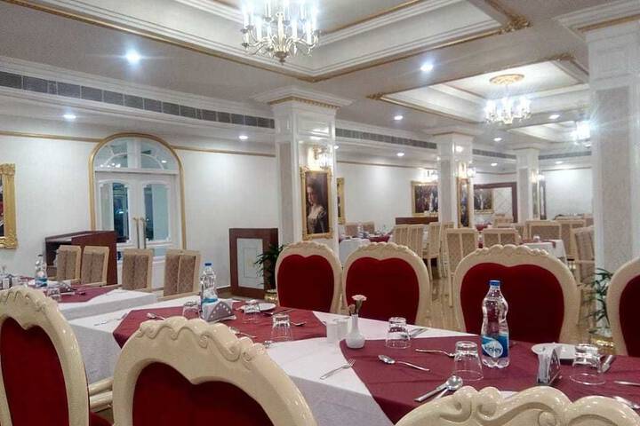 Dining 62 of 95