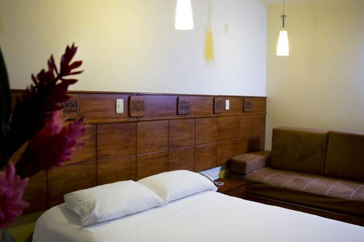 Room 4 of 16