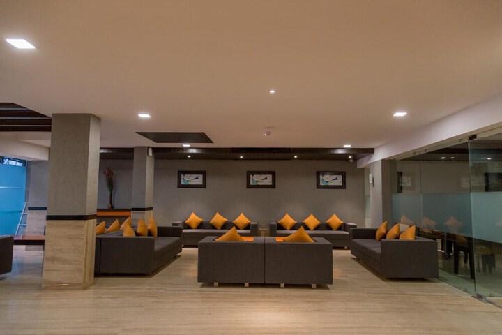 Entrance & Lobby
