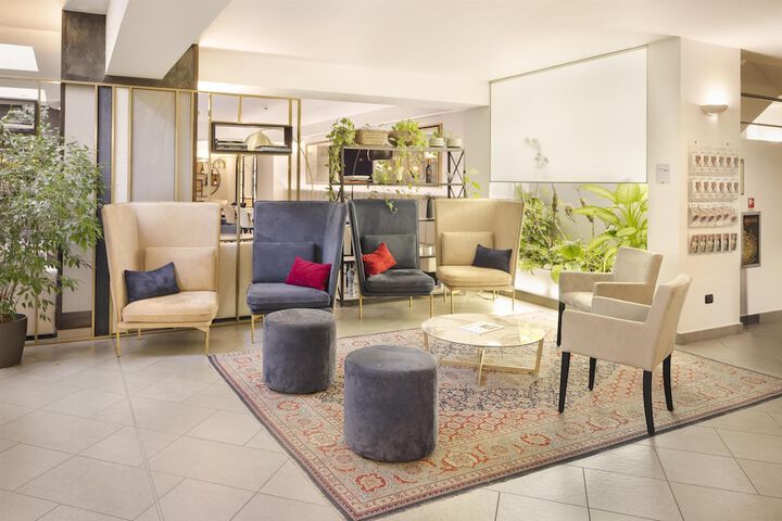 Hotel Lobby