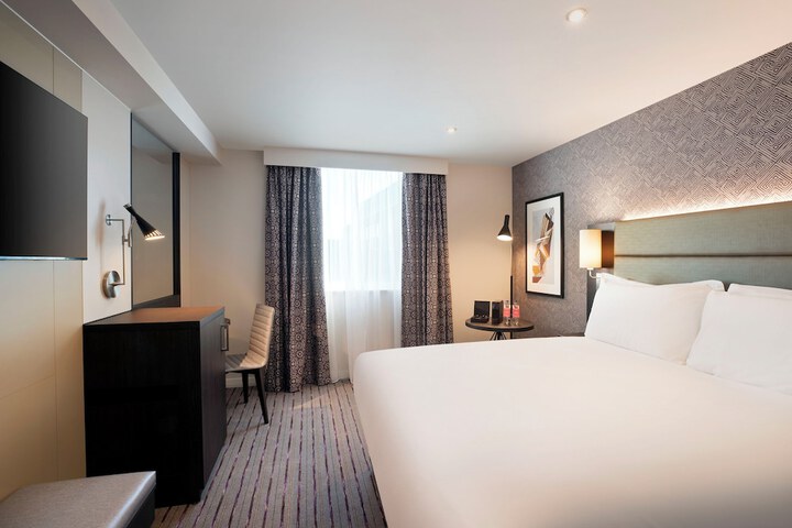 Room 16 of 42
