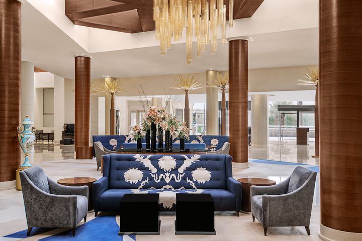 Entrance & Lobby